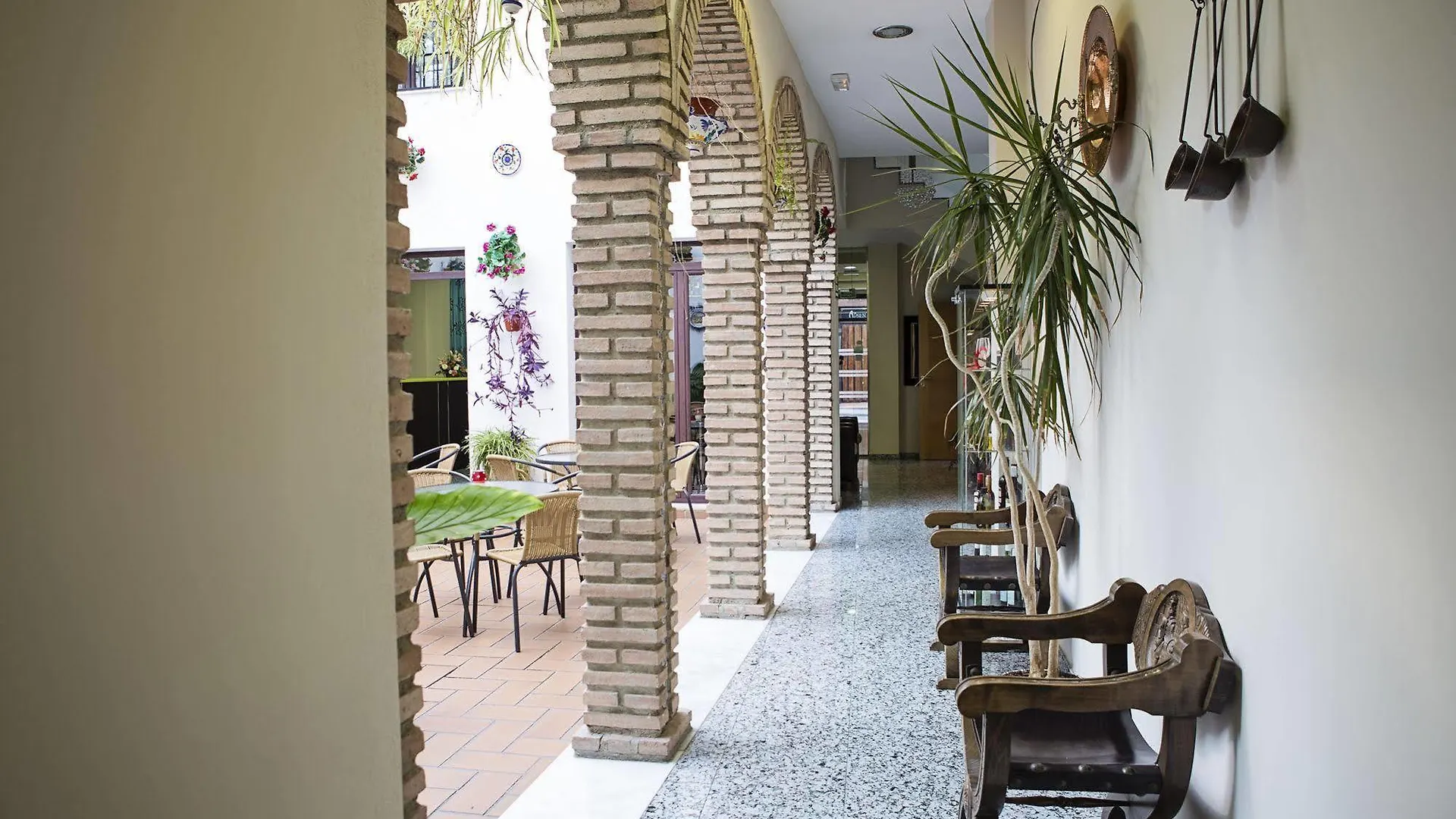 Hotel De Los Faroles Córdova